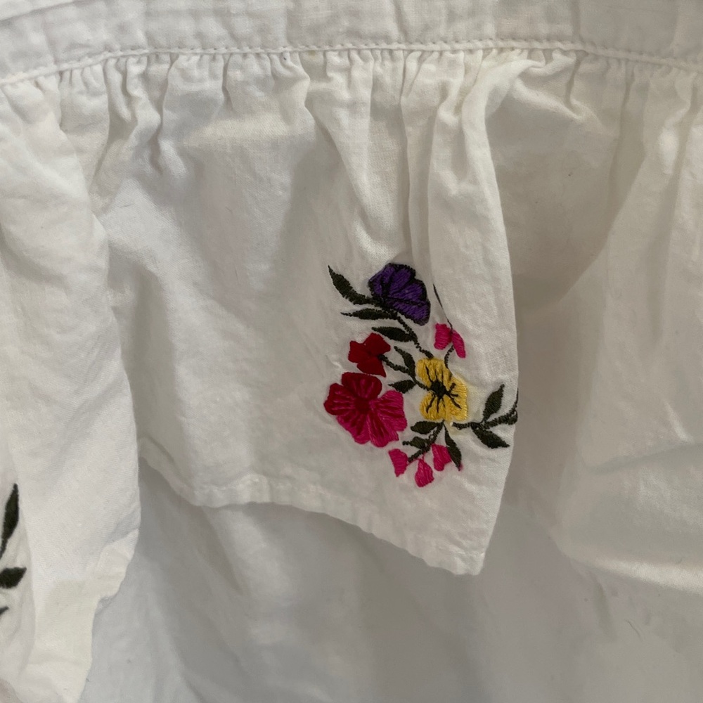 Chic White Jennifer & Grace Maxi Skirt with Floral Accents. Size m - Picture 2 of 10